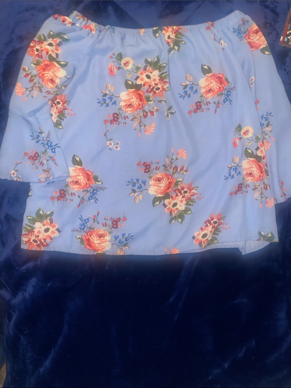 Women’s Size Medium Off The shoulder Long Sleeve Blouse